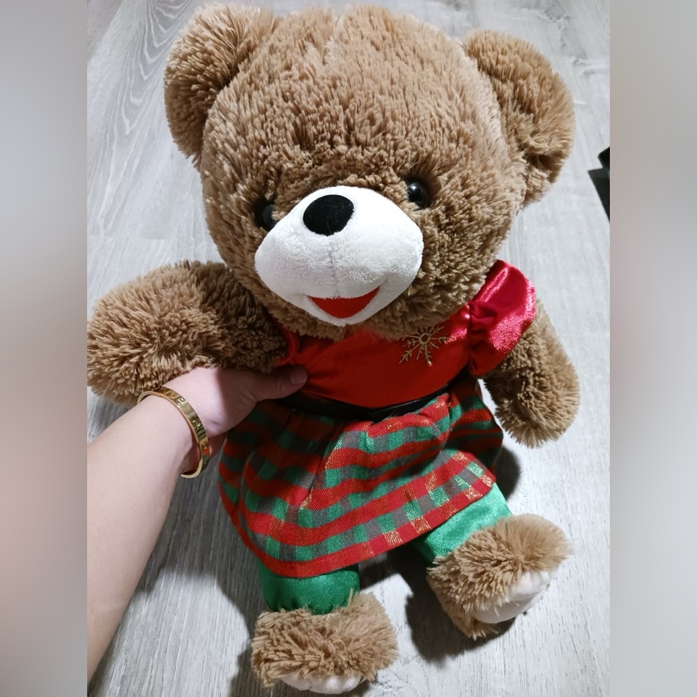 Holiday Christmas bear